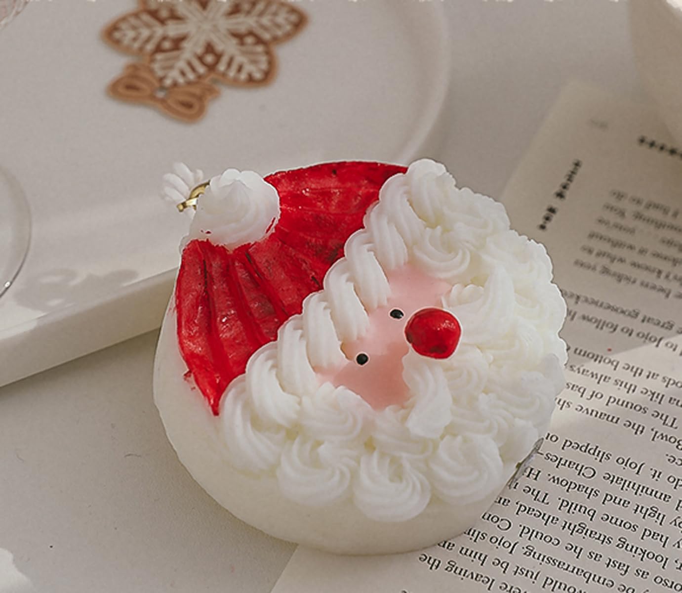 Christmas Cake Scented Candle,110G Handmade Aroma Soy Wax Santa Claus Decorative Candle T-shin uk supplements
