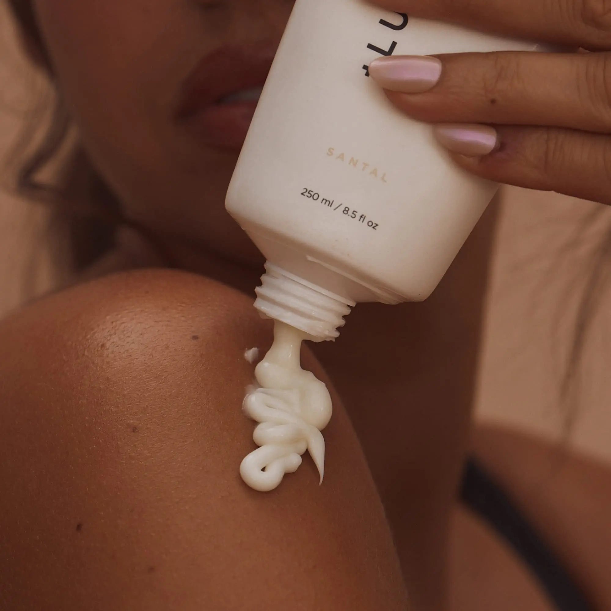 '+ Lux Unfiltered Tall Pour N°14 Body Lotion for Women - Moisturizing Body Cream with Jojoba, Squalane, Shea Butter, Vitamin C & Hyaluronic Acid - Hydrating Body Lotion, Non-Greasy - Santal '+ Lux Unfiltered uk supplements