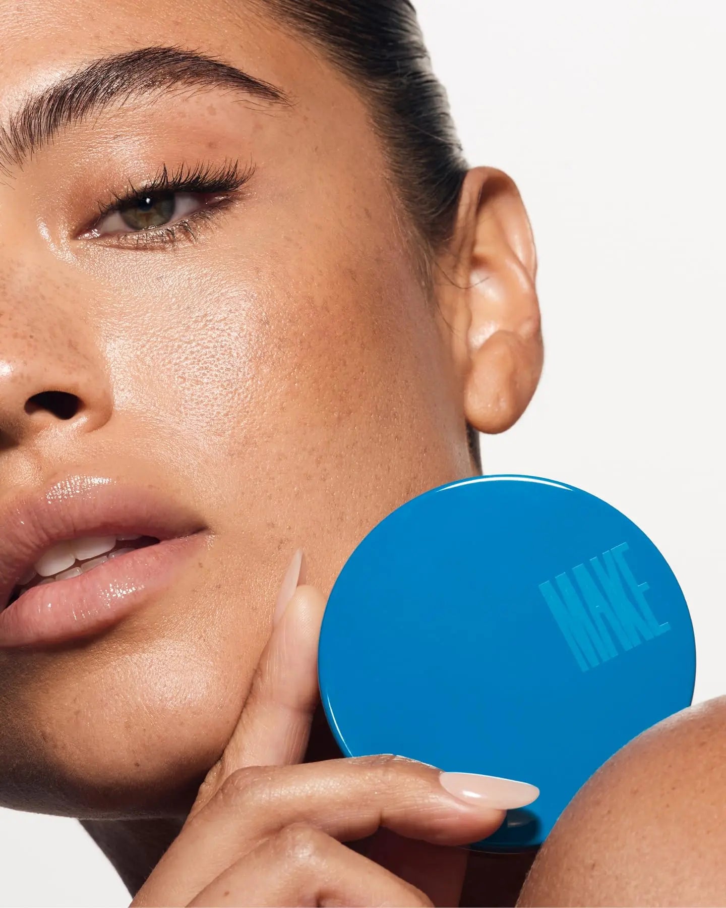 MAKE Beauty Skin Mimetic Microsuede Bronzer Powder - Matte Bronzing Powder Contour, Buildable Formula, Non Comedogenic, Long Lasting Color. Shade - Equinox for Medium to Deep Skin MAKE uk supplements
