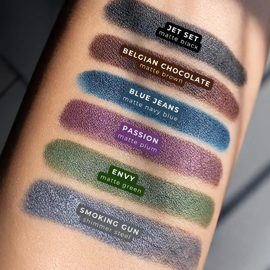 Honeybee Gardens Effortless Eye Liner Pencil, Jet Set Black, Smooth Long-Wearing, Rich Pigment, Vegan & Gluten-Free Honeybee Gardens uk supplements