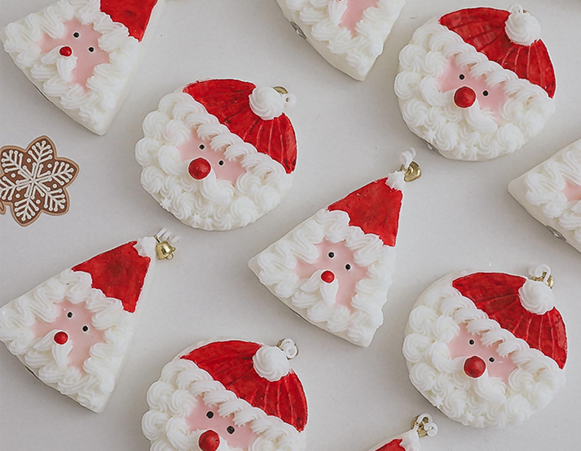 Christmas Cake Scented Candle,110G Handmade Aroma Soy Wax Santa Claus Decorative Candle T-shin uk supplements