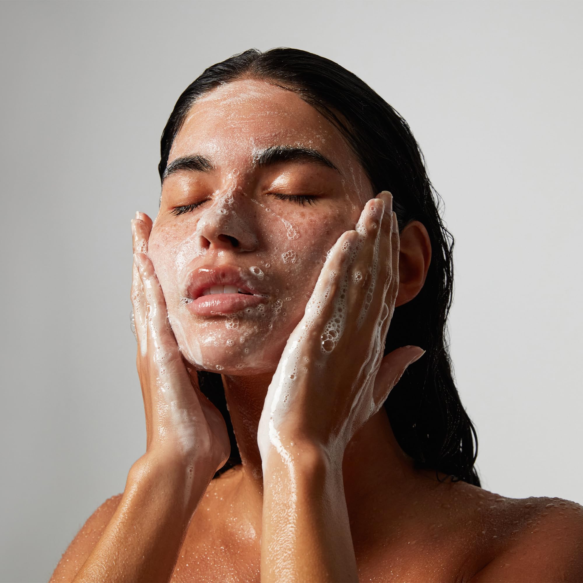 OUAI Detox Facial Cleanser - Deep Cleansing Face Wash with Glycolic Acid, Niacinamide & PHA - Removes Sweat, Dirt & Oil Without Drying - Gentle Face Cleanser for Post-Workout (7.8 Fl Oz) OUAI uk supplements