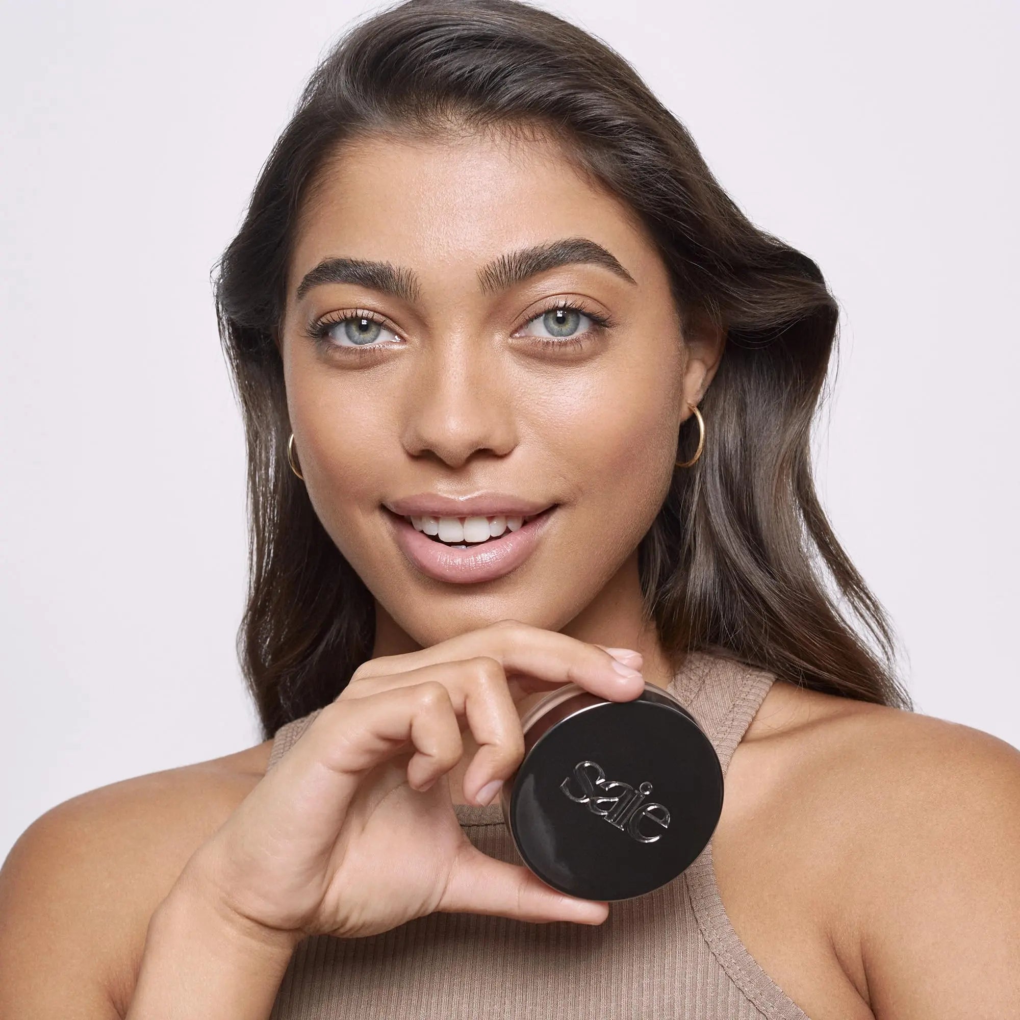 Saie Face Powder Duo, Medium - The Fluffy Brush, Soft, Multi-Use Targeted Powder Brush With Tapered Tip & Airset Radiant Loose Setting Powder, Translucent Medium (0.14 oz) - Vegan, Cruelty-Fee Saie uk supplements