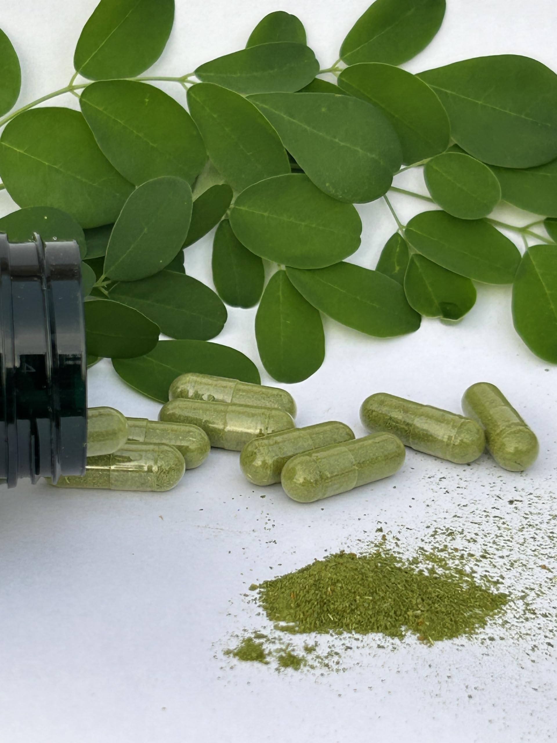 Jamaican Moringa Capsules – 100% Natural Ingredients – Made from Dried Moringa Leaves, Pods & Seeds – 90 Capsules, 500mg – with Turmeric & Ginger – Herbal Supplement, Nutrient-Rich – Easy to Swallow King's Jamaican uk supplements